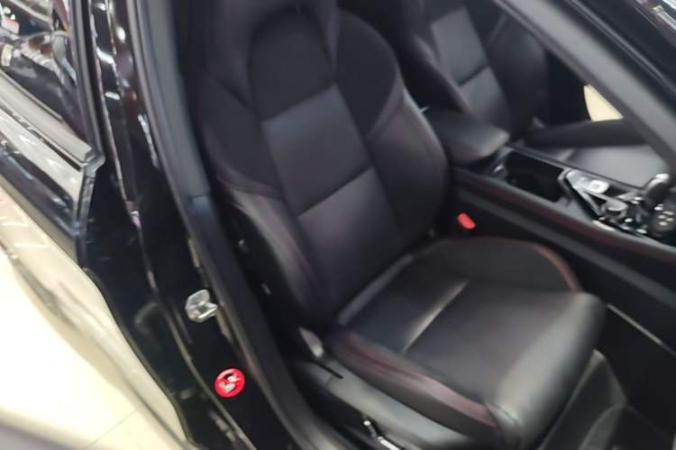 Used Lynk & Co 03 2019 2.0TD Automatic Jing Pro Edition Right Front Seat