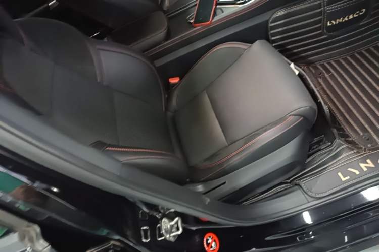 Used Lynk & Co 03 2019 2.0TD Automatic Trend Edition Right Front Seat