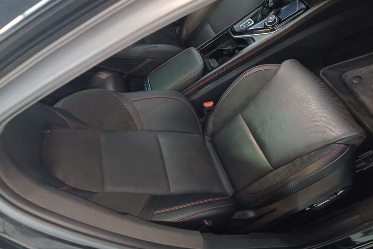 Used Lynk & Co 03 2019 1.5TD DCT JingPro Edition China VI Standard Right Front Seat