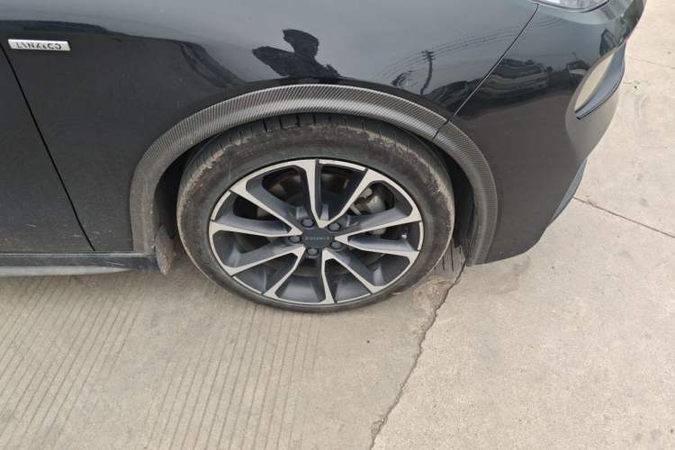 Used Lynk & Co 03 2019 2.0TD Automatic Trend Edition Right Front Wheel Hub
