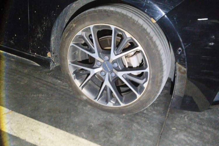 Used Lynk & Co 03 2019 1.5TD DCT JingPro Edition China VI Standard Right Front Wheel Hub