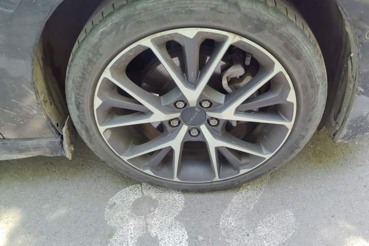 Used Lynk & Co 03 2019 1.5TD DCT JingPro Edition China VI Standard Right Front Wheel Hub