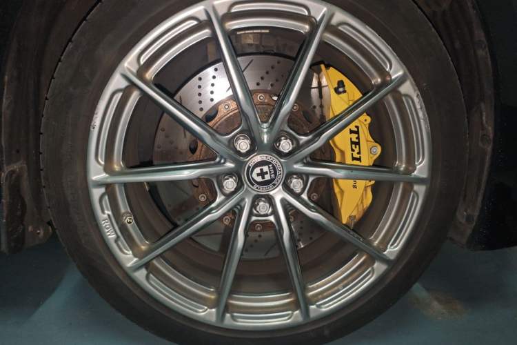 Used Lynk & Co 03 2019 2.0TD Automatic Trend Edition Right Front Wheel Hub