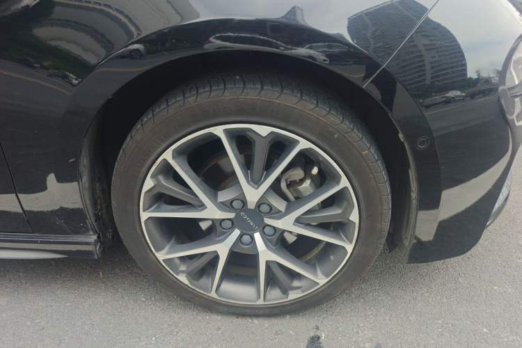Used Lynk & Co 03 2019 2.0TD Automatic Jing Pro Edition Right Front Wheel Hub