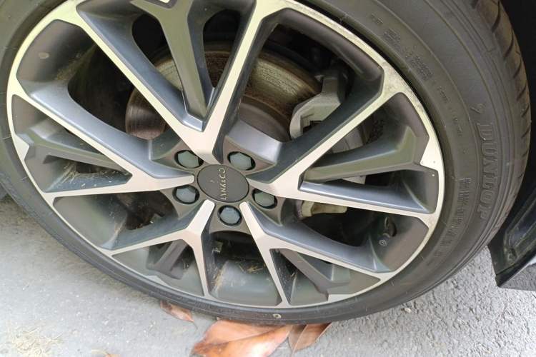 Used Lynk & Co 03 2019 1.5TD DCT JingPro Edition China VI Standard Right Front Wheel Hub