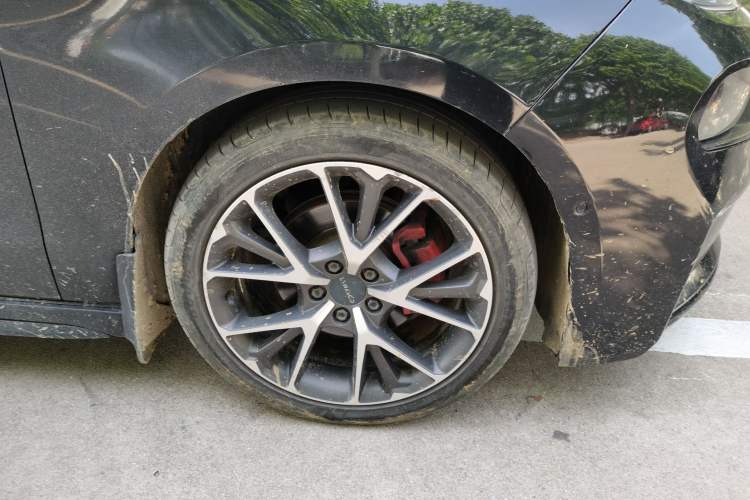 Used Lynk & Co 03 2019 2.0TD Automatic Jing Pro Edition Right Front Wheel Hub