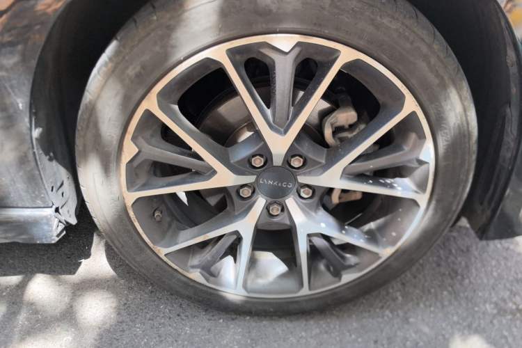 Used Lynk & Co 03 2019 1.5TD DCT JingPro Edition China VI Standard Right Front Wheel Hub