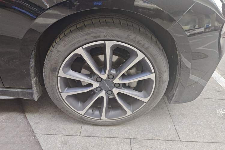 Used Lynk & Co 03 2019 2.0TD Automatic Trend Edition Right Front Wheel Hub