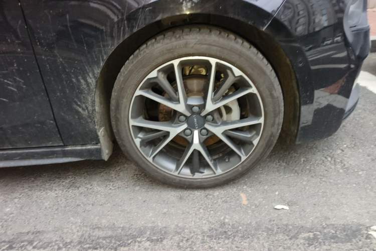 Used Lynk & Co 03 2019 1.5TD DCT JingPro Edition China VI Standard Right Front Wheel Hub