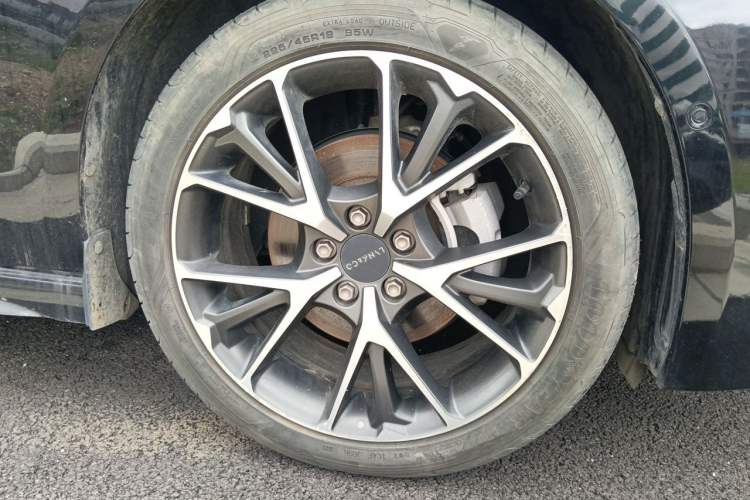 Used Lynk & Co 03 2019 1.5TD DCT JingPro Edition China VI Standard Right Front Wheel Hub
