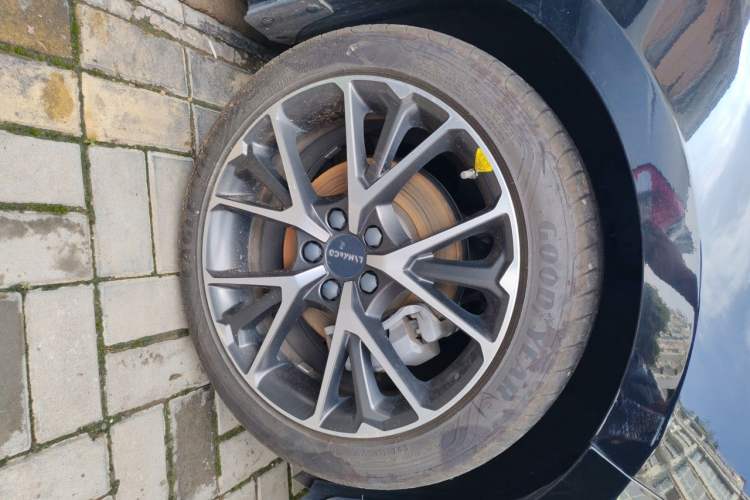 Used Lynk & Co 03 2019 1.5TD DCT JingPro Edition China VI Standard Right Front Wheel Hub