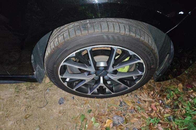 Used Lynk & Co 03 2019 1.5TD DCT JingPro Edition China VI Standard Right Front Wheel Hub