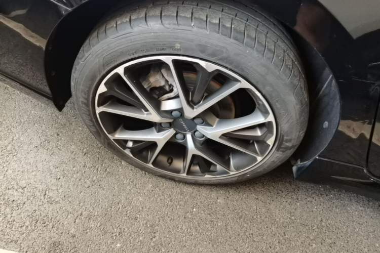 Used Lynk & Co 03 2019 1.5TD DCT JingPro Edition China VI Standard Right Rear Wheel Hub
