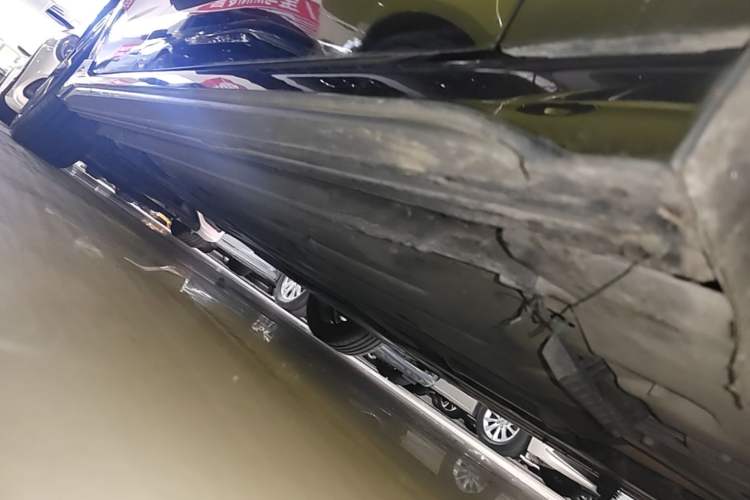 Used Lynk & Co 03 2019 2.0TD Automatic Jing Pro Edition Right Side Sill