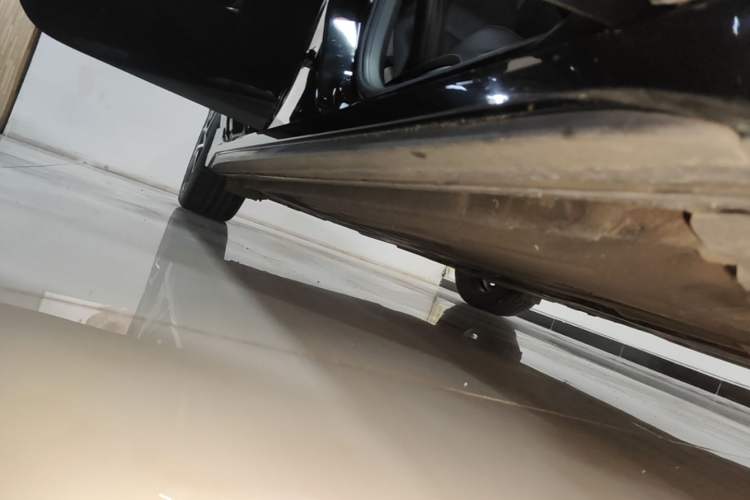 Used Lynk & Co 03 2019 2.0TD Automatic Jing Pro Edition Right Side Sill