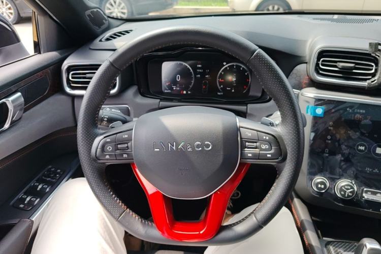 Used Lynk & Co 03 2019 2.0TD Automatic Trend Edition Steering Wheel