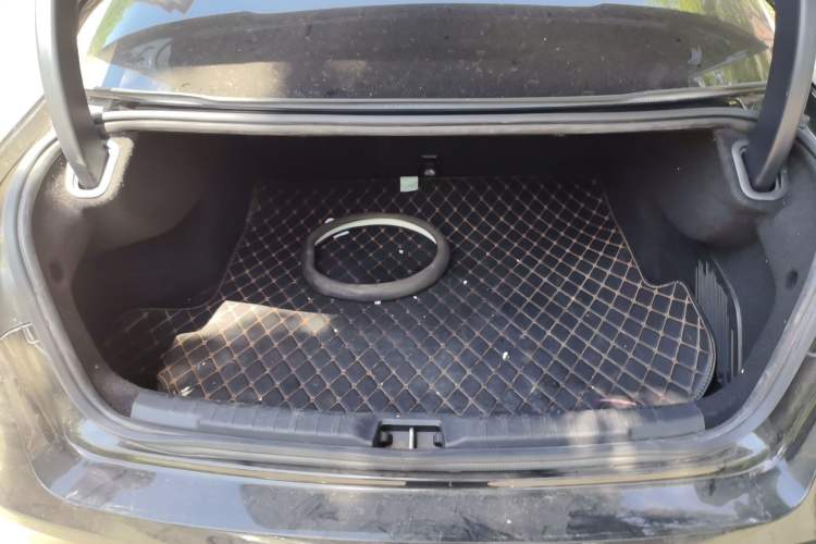 Used Lynk & Co 03 2019 1.5TD DCT JingPro Edition China VI Standard Trunk