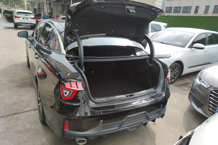 Used Lynk & Co 03 2019 1.5TD DCT JingPro Edition China VI Standard Trunk