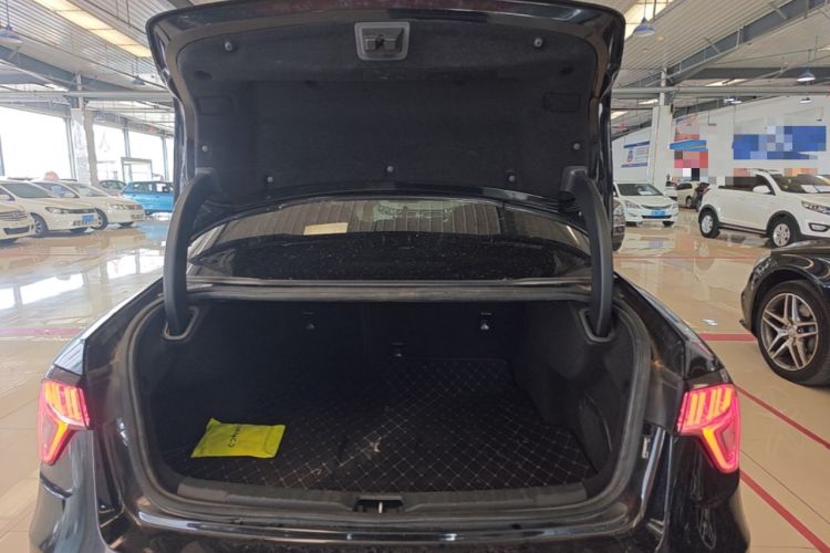 Used Lynk & Co 03 2019 1.5TD DCT JingPro Edition China VI Standard Trunk