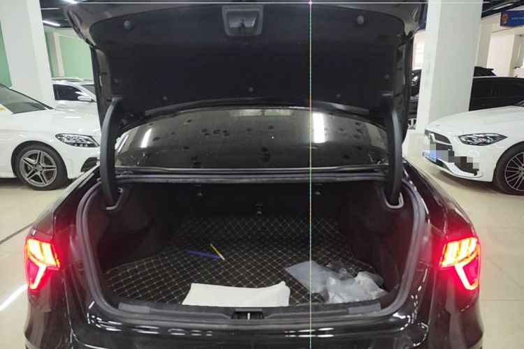 Used Lynk & Co 03 2019 1.5TD DCT JingPro Edition China VI Standard Trunk