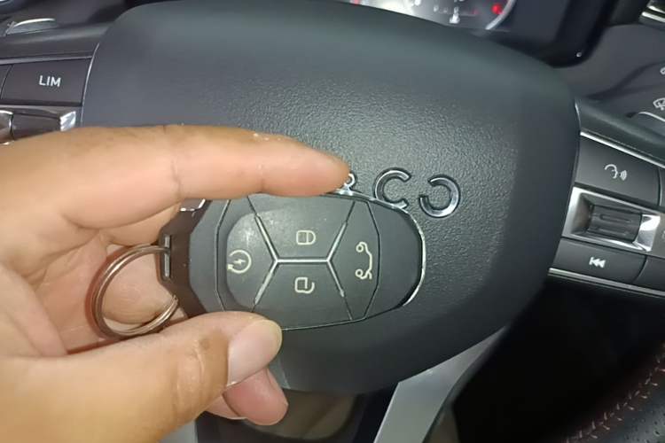 Used Lynk & Co 03 2019 1.5TD DCT JingPro Edition China VI Standard Vehicle Key