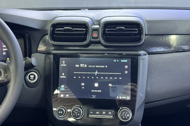 Used Lynk & Co 03 2019 1.5TD DCT JingPro Edition China VI Standard Audio And AC Panel