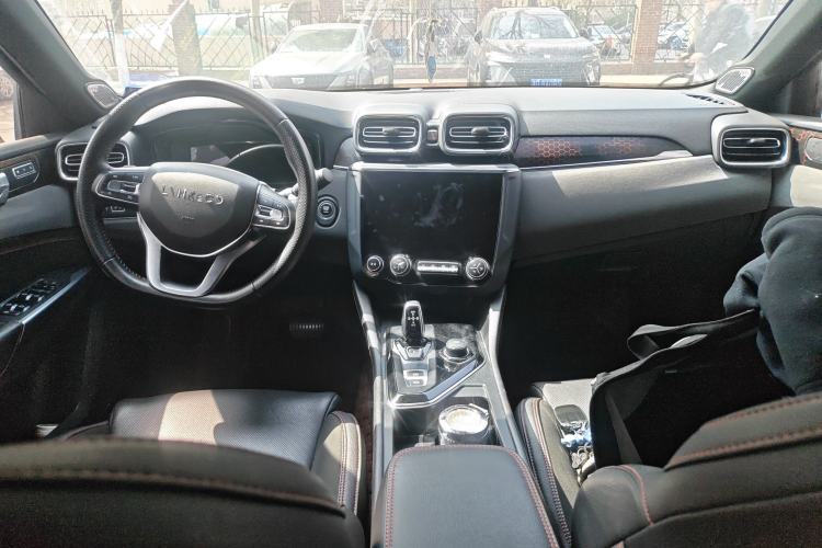 Used Lynk & Co 03 2019 2.0TD Automatic Jing Pro Edition Center Console