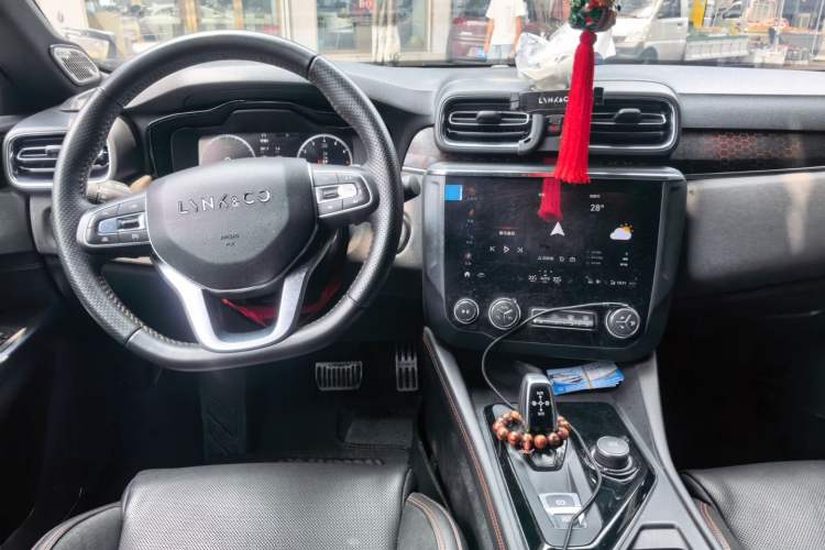 Used Lynk & Co 03 2019 1.5TD DCT JingPro Edition China VI Standard Center Console