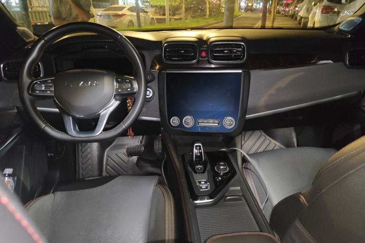 Used Lynk & Co 03 2019 2.0TD Automatic Jing Pro Edition Center Console