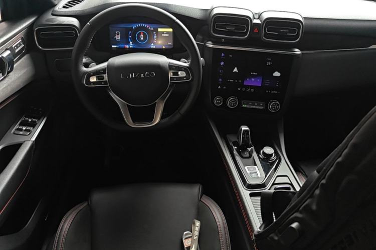 Used Lynk & Co 03 2019 2.0TD Automatic Jing Pro Edition Center Console