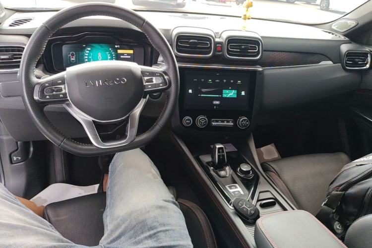 Used Lynk & Co 03 2019 2.0TD Automatic Jing Pro Edition Center Console