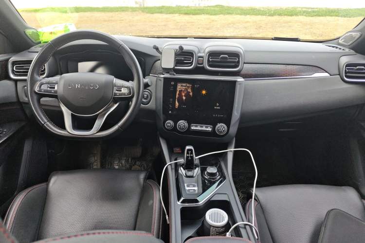 Used Lynk & Co 03 2019 1.5TD DCT JingPro Edition China VI Standard Center Console