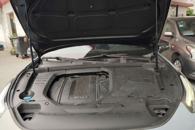 Used Lynk & Co 03 2019 1.5TD DCT JingPro Edition China VI Standard Engine Bay
