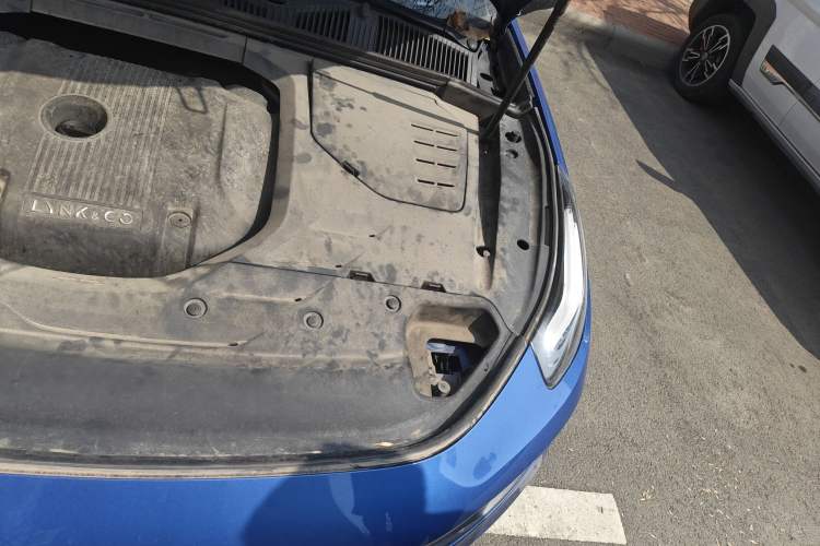 Used Lynk & Co 03 2019 2.0TD Automatic Jing Pro Edition Engine Bay Left