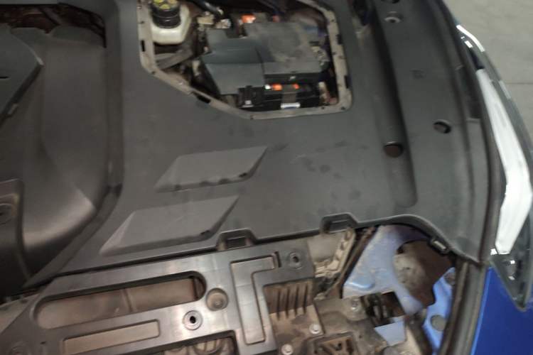 Used Lynk & Co 03 2019 2.0TD Automatic Jing Pro Edition Engine Bay Left