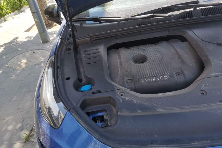 Used Lynk & Co 03 2019 2.0TD Automatic Jing Pro Edition Engine Bay Right