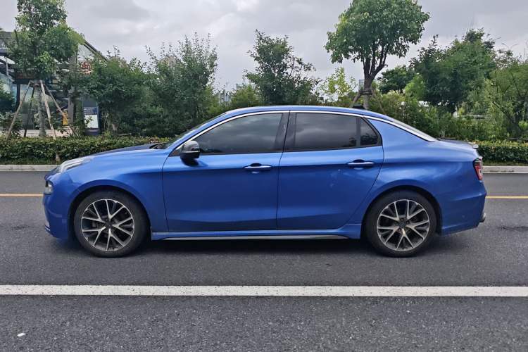 Used Lynk & Co 03 2019 2.0TD Automatic Jing Pro Edition Exterior 2