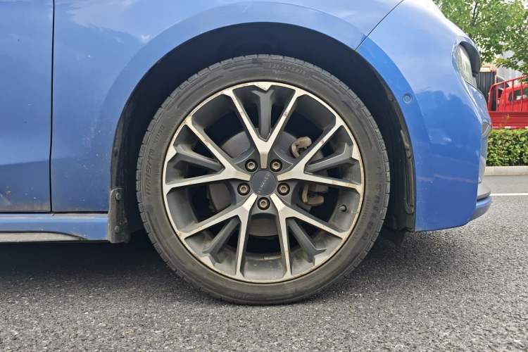 Used Lynk & Co 03 2019 2.0TD Automatic Jing Pro Edition Exterior 5