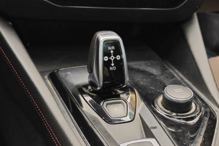 Used Lynk & Co 03 2019 1.5TD DCT JingPro Edition China VI Standard Gear Lever
