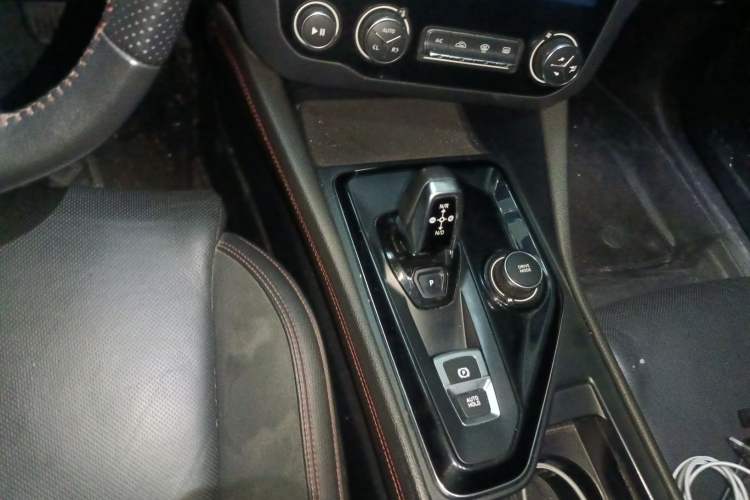Used Lynk & Co 03 2019 1.5TD DCT Sport Edition China VI Standard Gear Lever