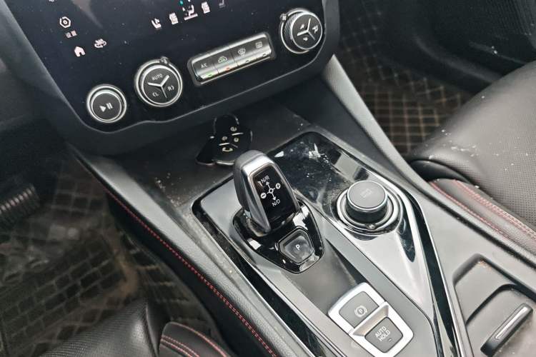 Used Lynk & Co 03 2019 2.0TD Automatic Jing Pro Edition Gear Lever