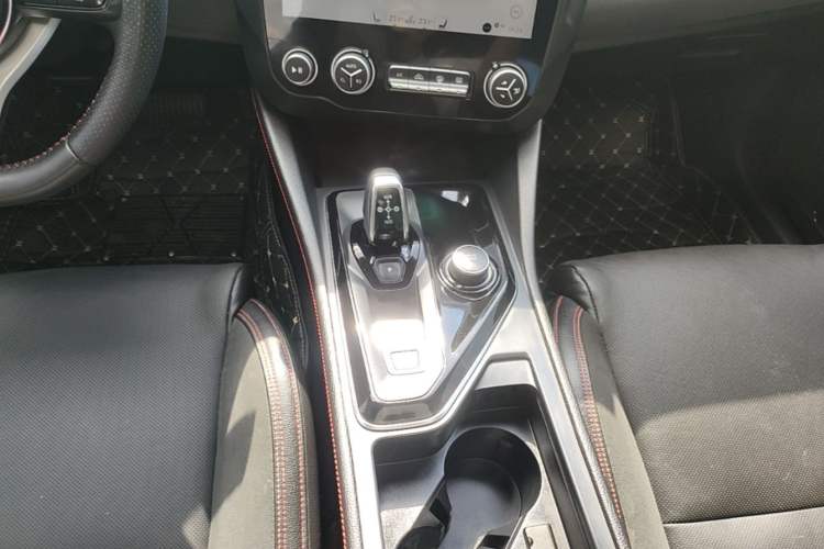 Used Lynk & Co 03 2019 1.5TD DCT Sport Edition China VI Standard Gear Lever
