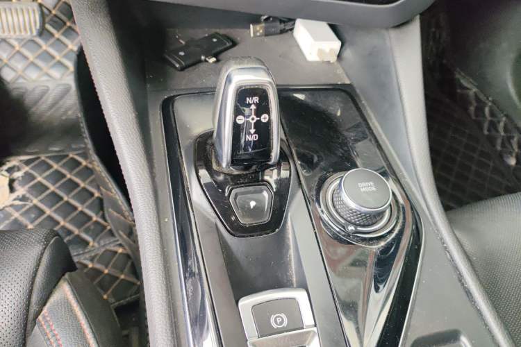 Used Lynk & Co 03 2019 1.5TD DCT JingPro Edition China VI Standard Gear Lever