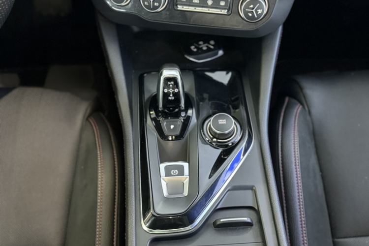 Used Lynk & Co 03 2019 1.5TD DCT JingPro Edition China VI Standard Gear Lever