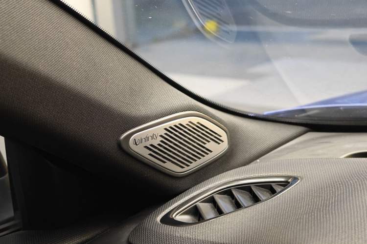 Used Lynk & Co 03 2019 1.5TD DCT JingPro Edition China VI Standard Interior 9