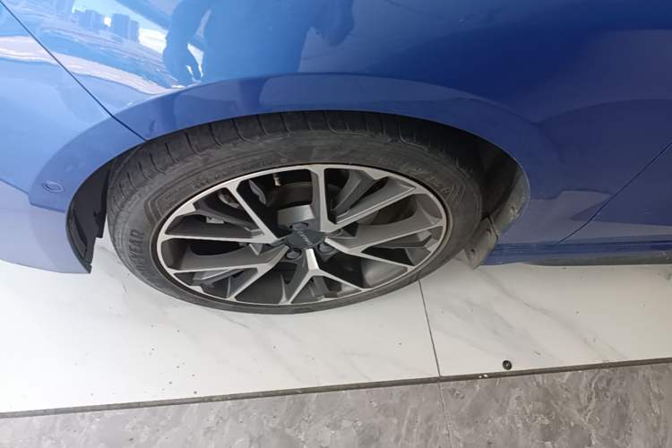 Used Lynk & Co 03 2019 1.5TD DCT JingPro Edition China VI Standard Left Front Wheel Hub