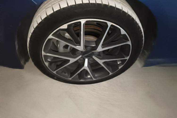 Used Lynk & Co 03 2019 1.5TD DCT JingPro Edition China VI Standard Left Front Wheel Hub