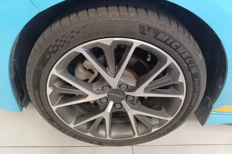 Used Lynk & Co 03 2019 1.5TD DCT JingPro Edition China VI Standard Left Front Wheel Hub