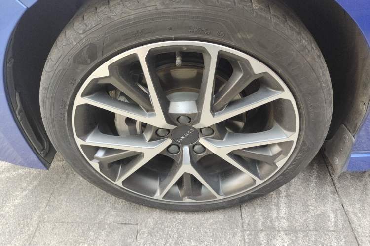 Used Lynk & Co 03 2019 1.5TD DCT JingPro Edition China VI Standard Left Front Wheel Hub