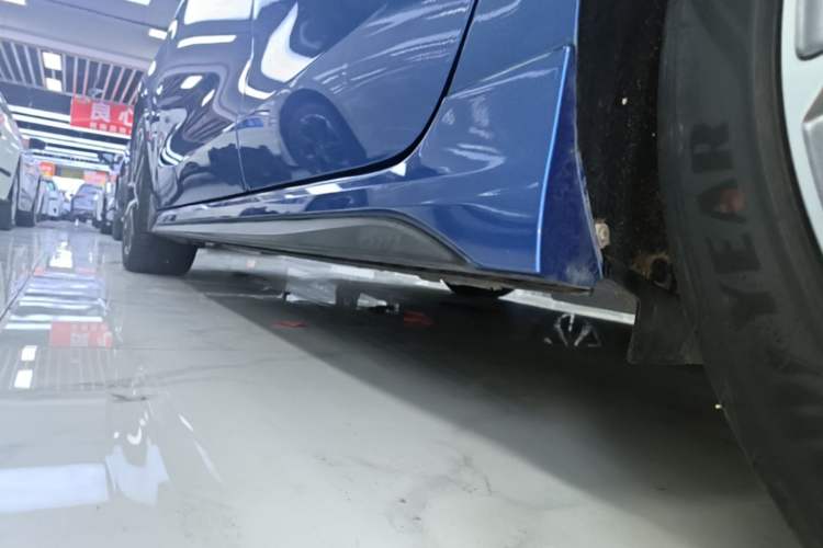 Used Lynk & Co 03 2019 1.5TD DCT JingPro Edition China VI Standard Left Side Sill